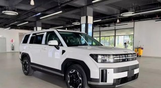 Hyundai Santa Fe bản 'base' giảm giá sâu chưa từng có, rẻ ngang Mazda CX-5, Toyota Corolla Cross